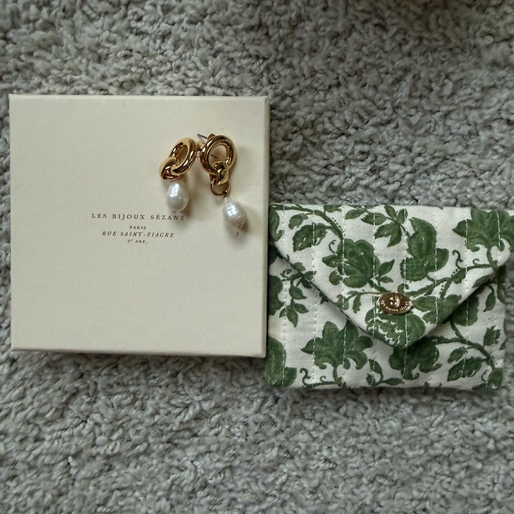 Sezane Gold and Pearl Earrings